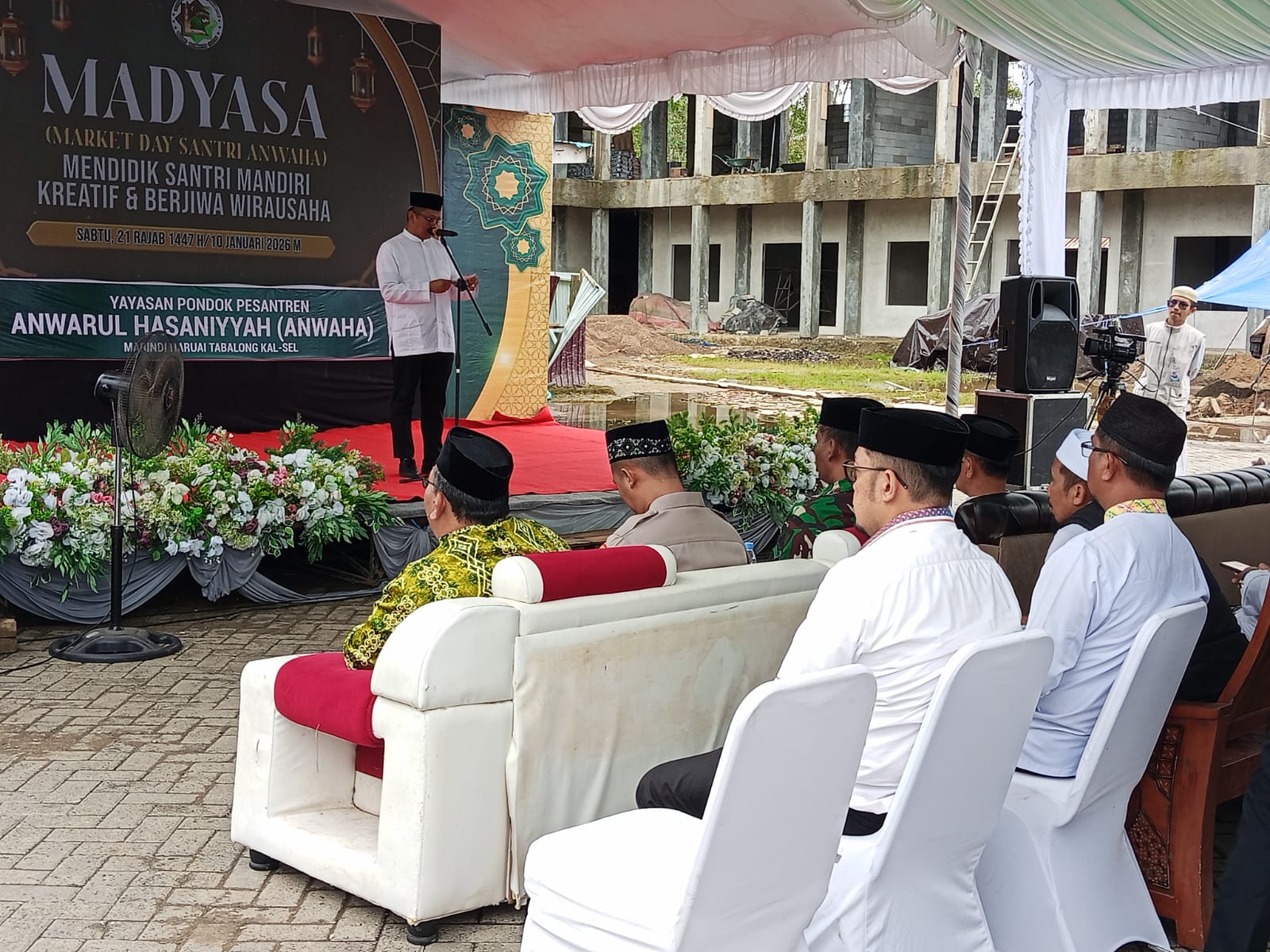 Bupati Tabalong Resmikan Market Day Santri Anwaha, TNI Dukung Pendidikan Kewirausahaan
