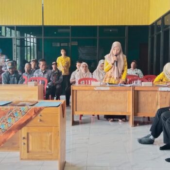 Danramil 1009-02/Pelaihari Hadiri Pelantikan dan Pengambilan Sumpah Perangkat Desa Ambungan