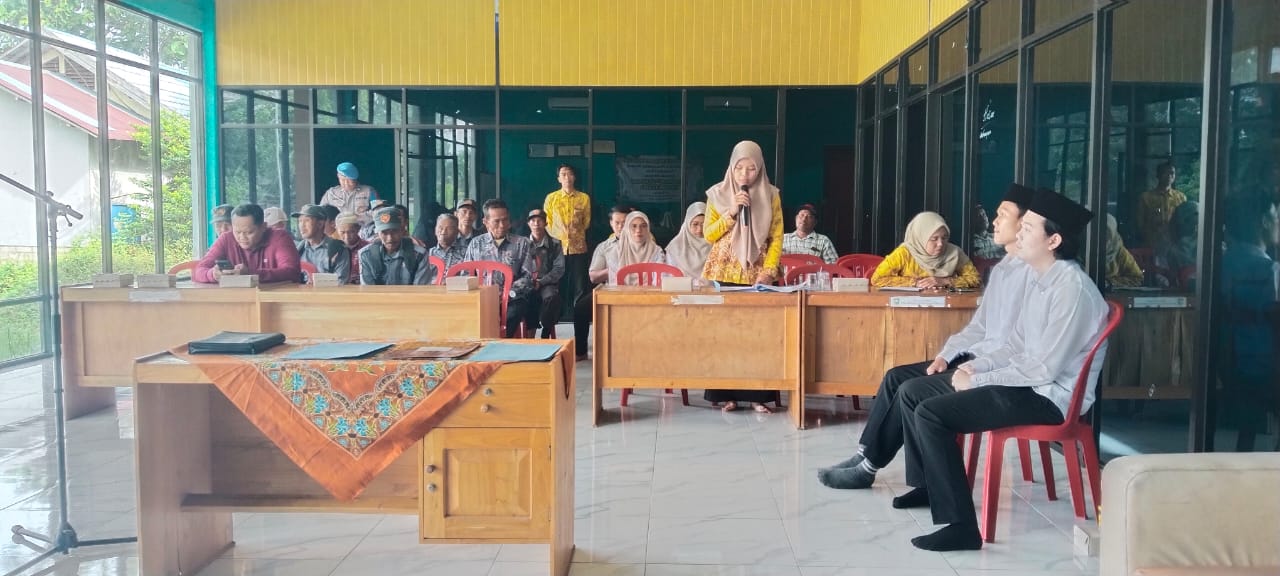 Danramil 1009-02/Pelaihari Hadiri Pelantikan dan Pengambilan Sumpah Perangkat Desa Ambungan