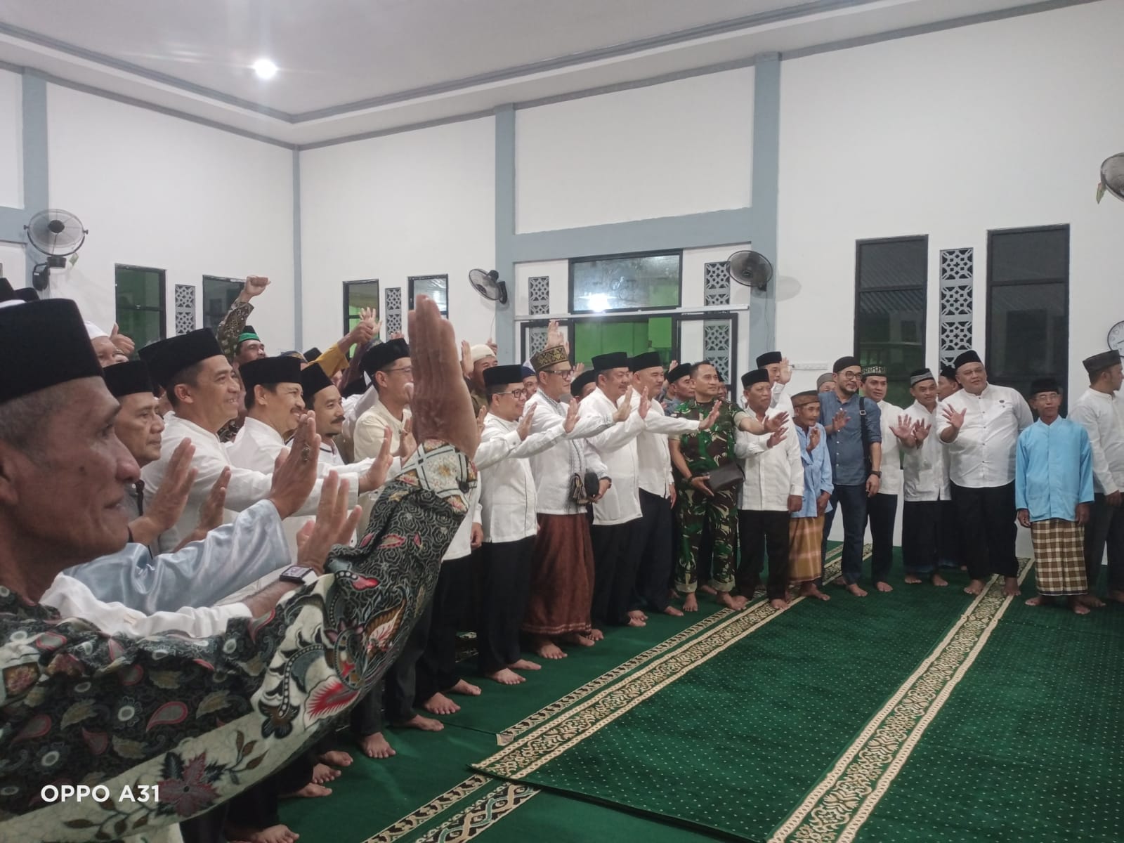 Wakili Dandim, Pasi Intel Kodim 1208/Sambas Ikuti Safari Ramadhan Forkopimda di Kecamatan Selakau