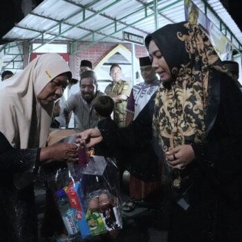 Salat Tarawih Bersama Warga, Wali Kota Mojokerto Awali Safari Ramadan 1447 H